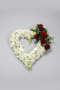 FT06 Hollow heart wreath with spray