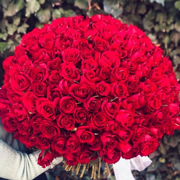 Queen Of Roses Bouquet - Image 2